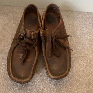 brown wallabees